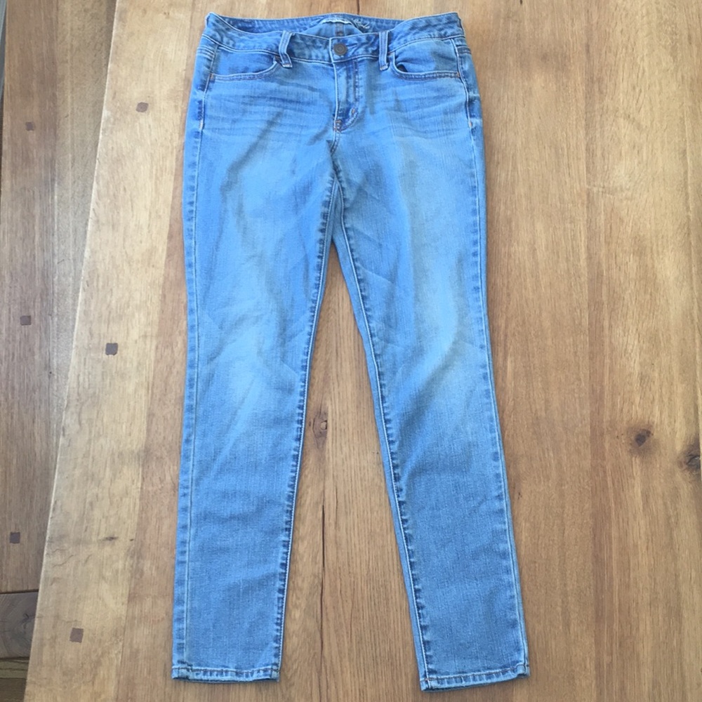 American Eagle Light Wash Super Stretch Jeans